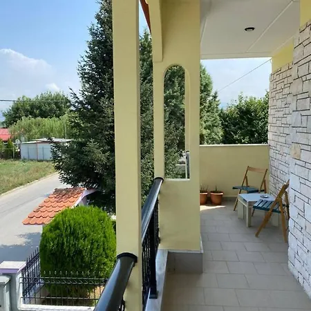 Polys Apartment And Paraskevi Studio With View Ptolemaida Exterior photo