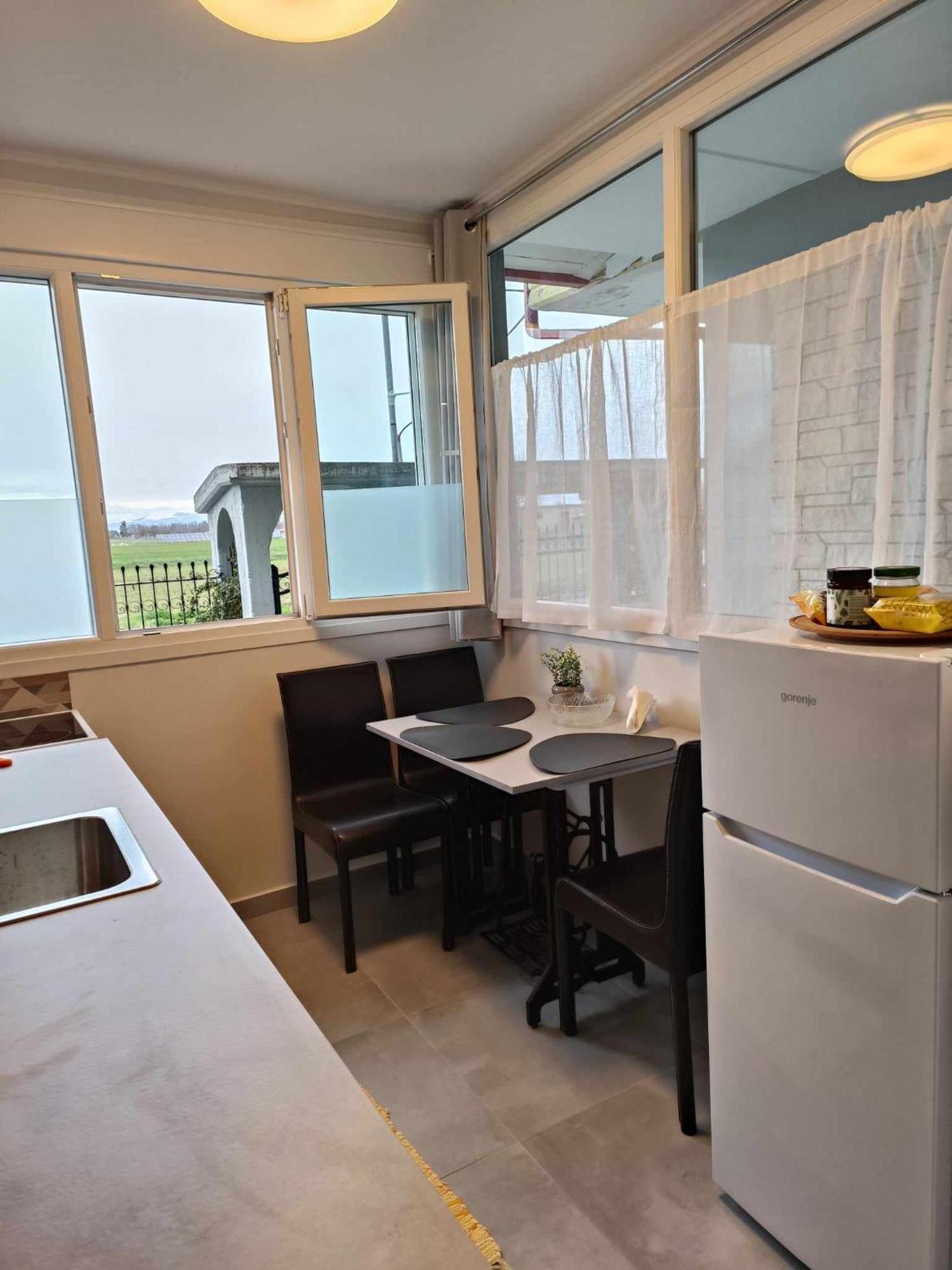 Apartment Polys And Paraskevi With View *