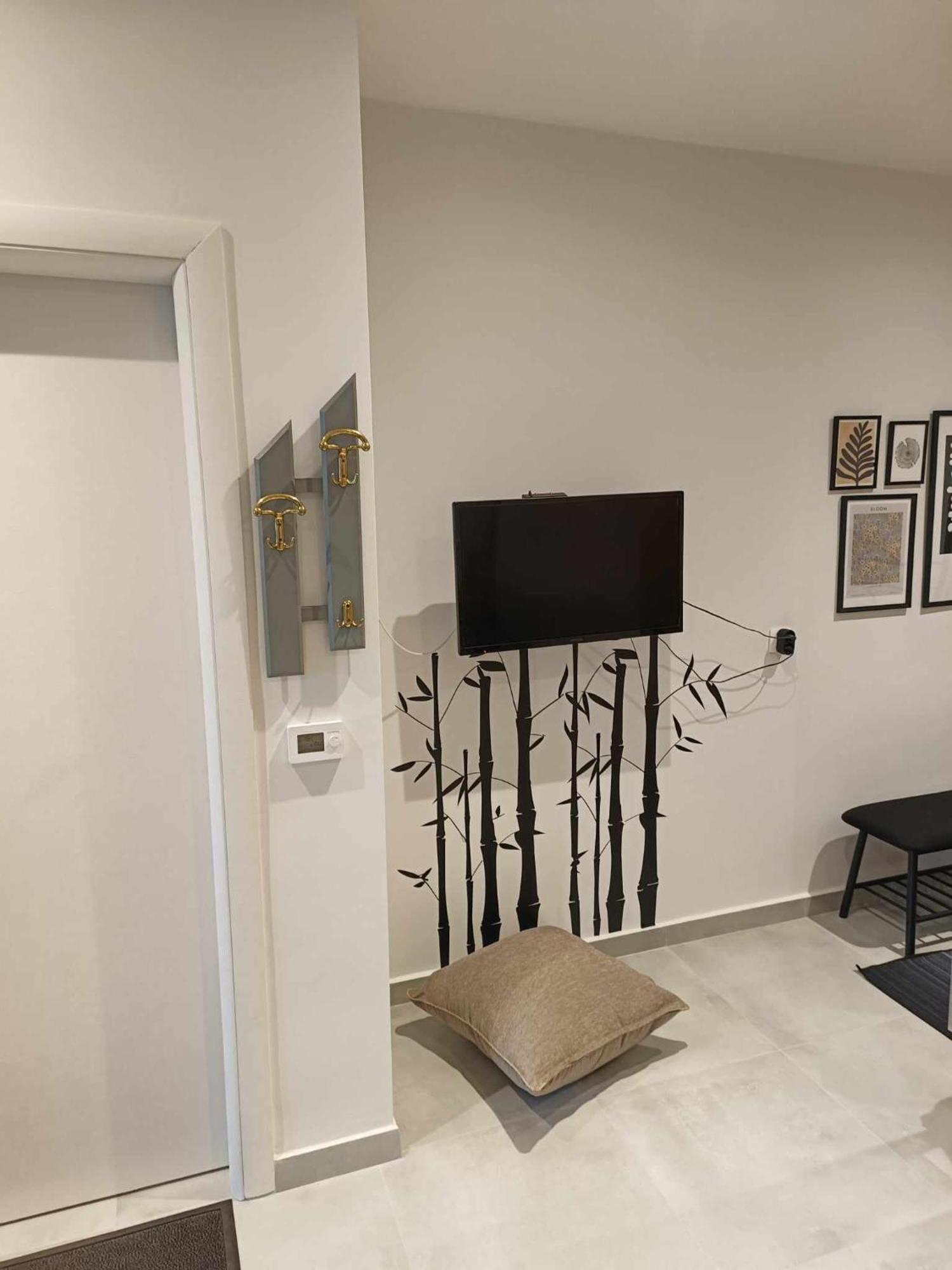 Apartment Polys And Paraskevi With View *