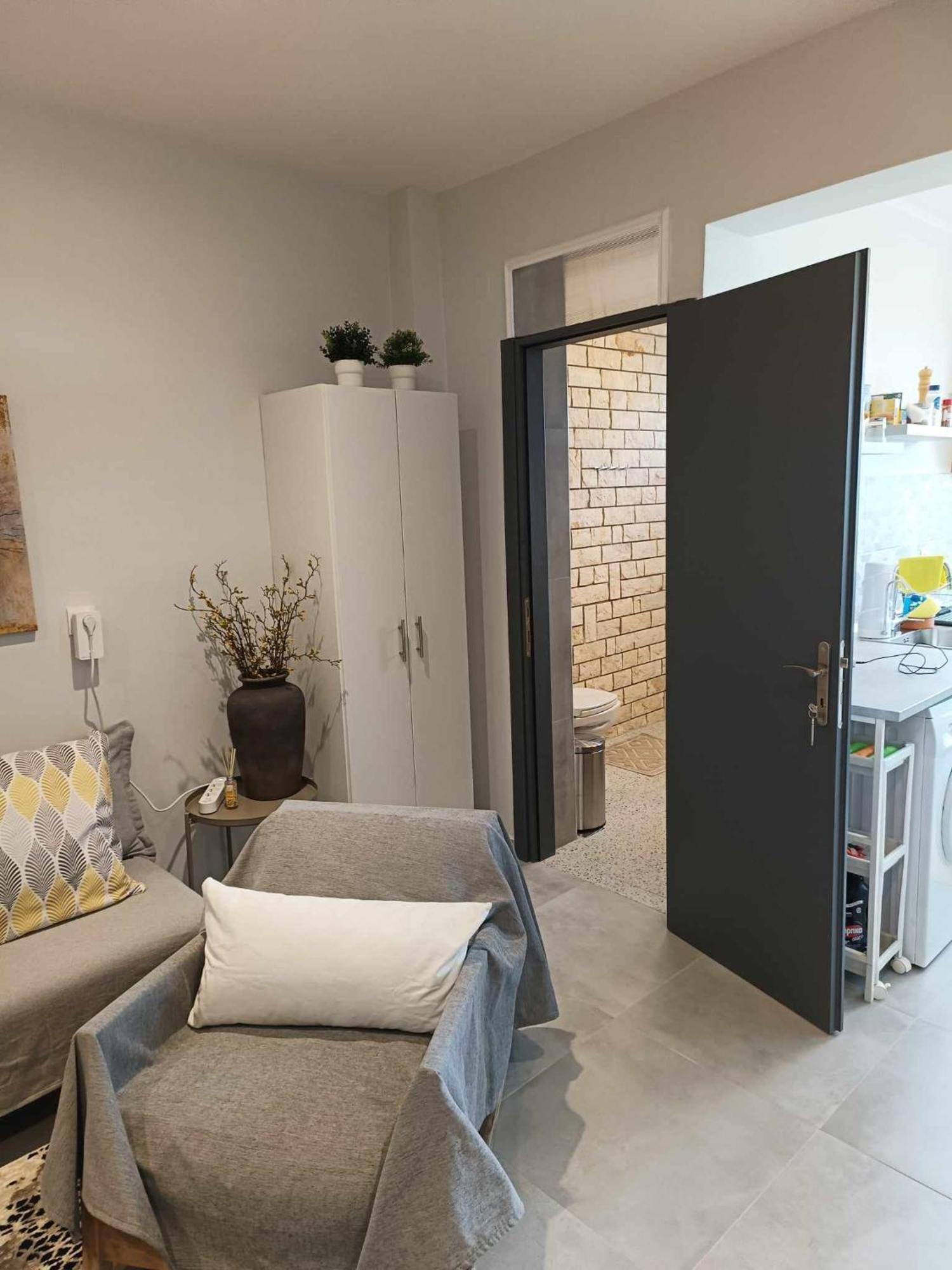 Apartment Polys And Paraskevi With View